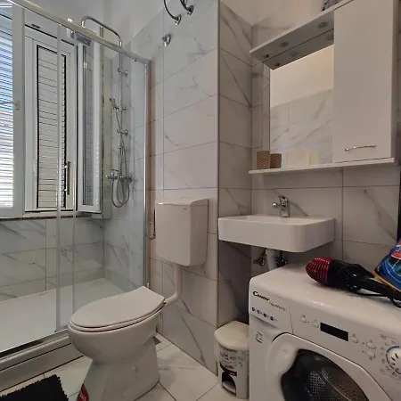 Bobo 2 One Bedroom *